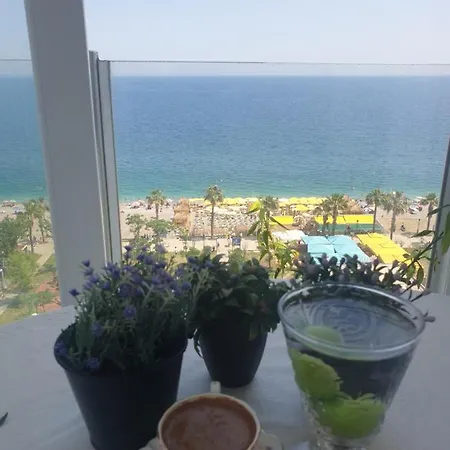 Konyaaltinda Muhtesem Gemi Ev Apartment