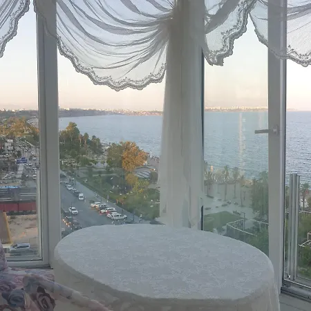 Konyaaltinda Muhtesem Gemi Ev