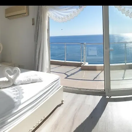 Konyaaltinda Muhtesem Gemi Ev * Antalya